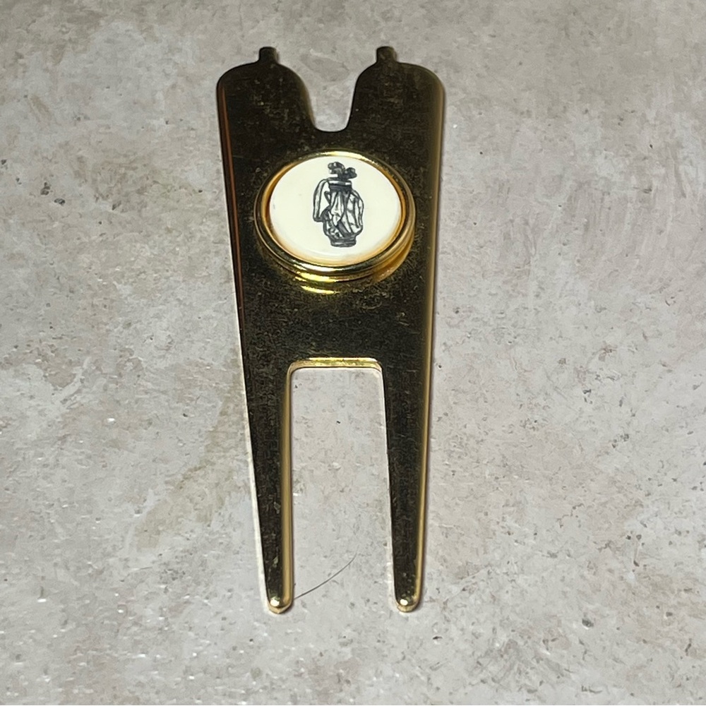 Barlow gold tone golf divot tool
